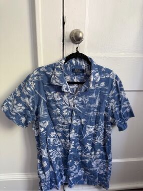 Ralph Lauren Blue and White Tropical Print Short-Sleeve Button-Down Shirt